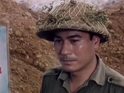 Từng đóng cặp hàng trăm mỹ nhân, tài tử nổi tiếng chọn cưới mối tình đầu