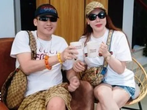 Nữ ca sĩ là 'đại gia đất mỏ' cưới chồng doanh nhân năm 45 tuổi bất ngờ tái xuất: ‘Trong lúc bị ốm, tôi vẫn miệt mài tập luyện’