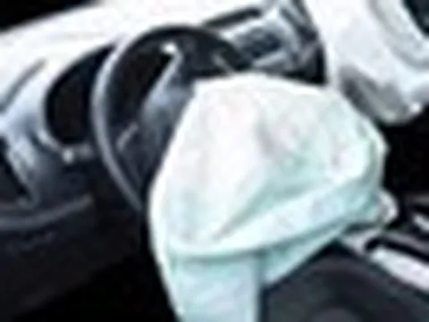 Triệu hồi hơn 137.000 xe Toyota, Honda, Ford, Mitsubishi, Mercedes-Benz tại Việt Nam do lỗi túi khí