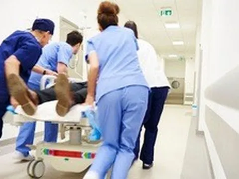 Thói quen phổ biến của nhiều đàn ông Việt đẩy người 45 tuổi vào cơn xuất huyết não nguy kịch