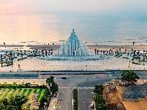 Việt Nam có tòa tháp 143 trụ bê tông được Sun Group đầu tư 155 tỷ đồng: Xây thần tốc trong 75 ngày, thành biểu tượng mới hút khách bên bờ biển