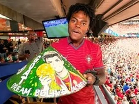Nón lá Việt Nam bất ngờ xuất hiện ở World Cup