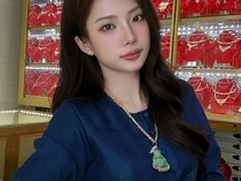 Cô chủ tiệm vàng "gây sốt" với nhan sắc đỉnh cao, chẳng thua kém gì bất cứ hot girl đình đám nào ở thời điểm hiện tại