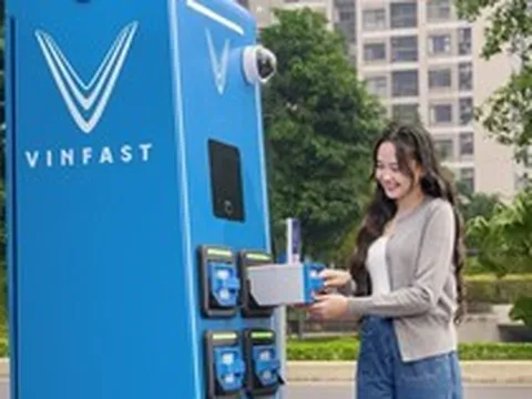 Công ty của tỷ phú Phạm Nhật Vượng bắt tay Điện lực Hà Nội triển khai 10.000 tủ đổi pin