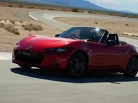 Xe mui trần giá từ hơn 1,3 tỷ đồng của Mazda trở lại Việt Nam sau 14 năm