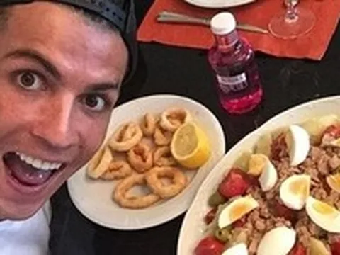 Vì sao không ai muốn đến nhà Ronaldo chơi?