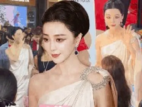 Phạm Băng Băng sang Thái Lan bán mặt nạ ở hội chợ, visual cam thường zoom đến đâu hết hồn đến đó