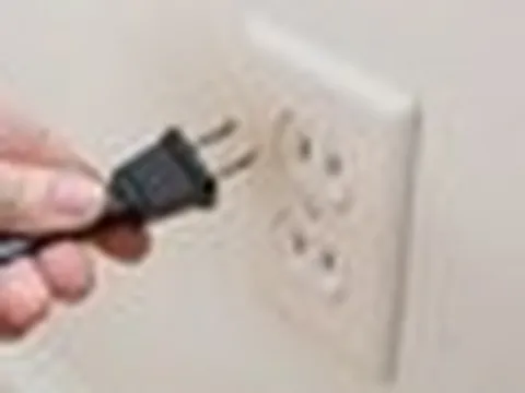 3 món đồ điện trong nhà cần rút phích cắm trước khi ngủ