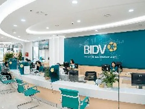 Từ 1/7, khách hàng dưới 35 tuổi tại Vietcombank, Agribank, BIDV, VietinBank, MB,... đồng loạt đón tin vui