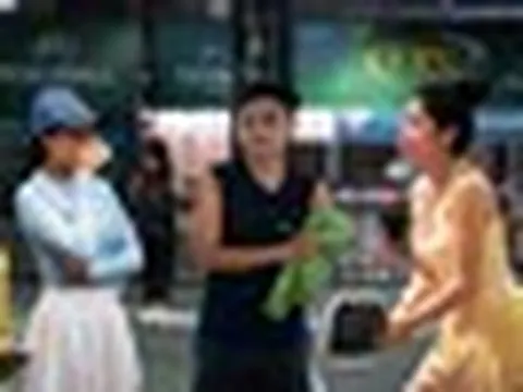 Sân pickleball ở TP.HCM vẫn kín người giữa cái nóng gần 40 độ C: Làm gì để không kiệt sức trên sân?