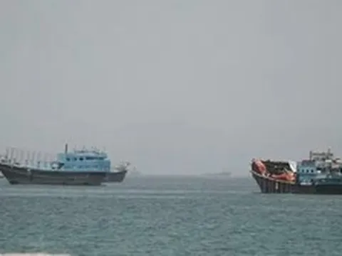 Tàu qua eo biển Hormuz lại bị tấn công, Liên Hợp Quốc dừng kế hoạch sơ tán hàng ngàn thuyền viên