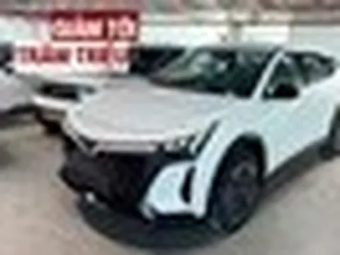 Đại lý báo xe VinFast giảm giá niêm yết hàng loạt: VF MPV 7 còn 750 triệu, VF 8 mới dưới 900 triệu, các mẫu Green cũng rẻ hơn
